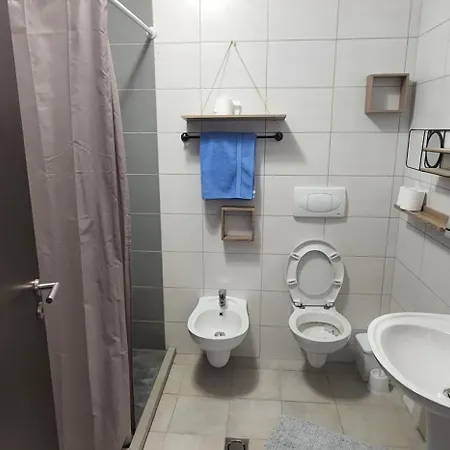 Kontakt 21 * Tirana