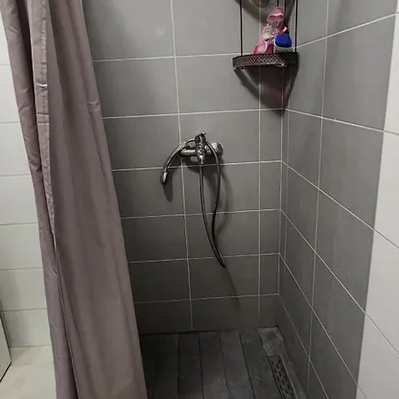 Kontakt 21 Apartman Tirana